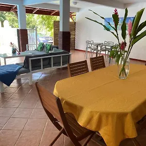 Appartement Douceur Des Hauteurs Bas De Villa, Piscine Privee, Sainte-Luce